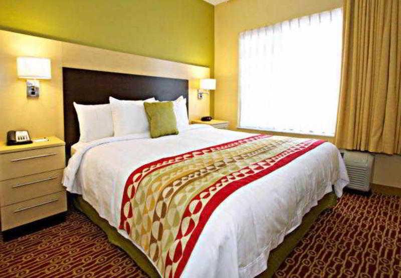 Towneplace Suites By Marriott Phoenix Гудиър Екстериор снимка